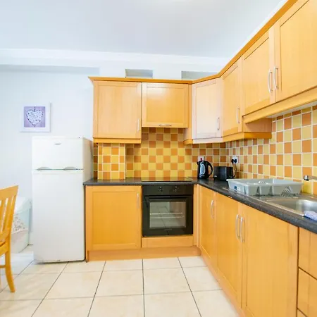 137 - The Townhouse At Gort Na Coiribe By Shortstays 펜션 *