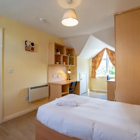 137 - The Townhouse At Gort Na Coiribe By Shortstays 別荘 *