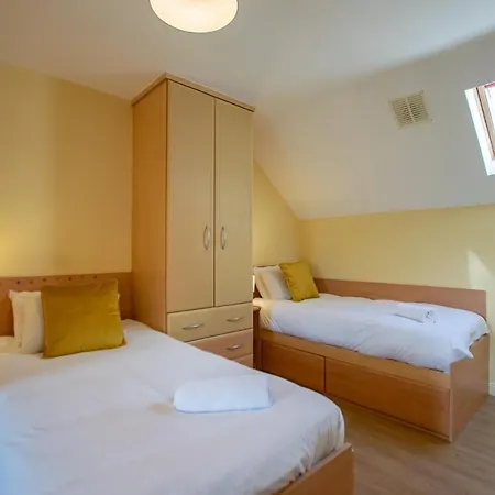 Feriehus 137 - The Townhouse At Gort Na Coiribe By Shortstays *