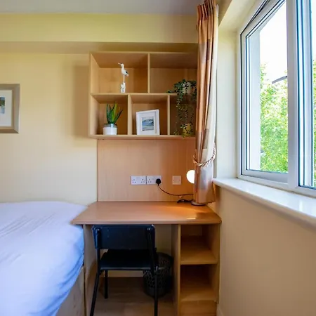 137 - The Townhouse At Gort Na Coiribe By Shortstays Holiday home