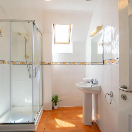 137 - The Townhouse At Gort Na Coiribe By Shortstays Feriehus Galway