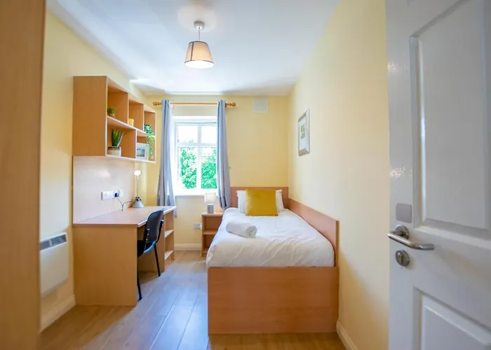 Ferienhaus 137 - The Townhouse At Gort Na Coiribe By Shortstays