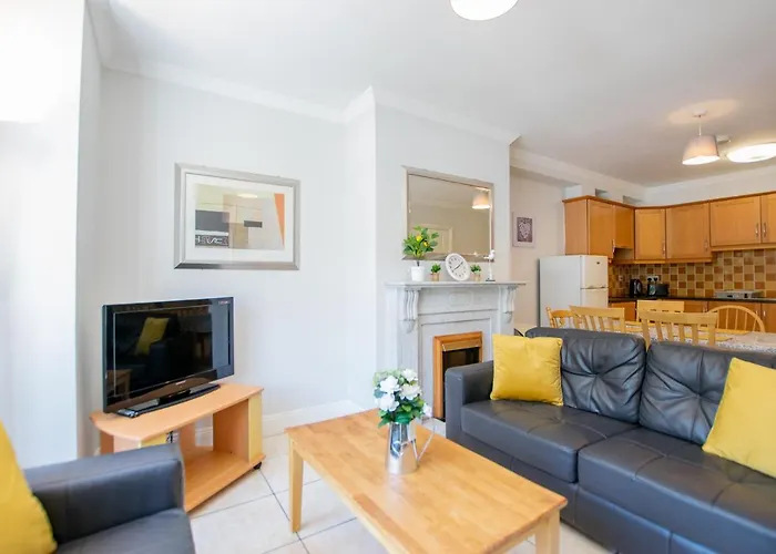 Ferienhaus 137 - The Townhouse At Gort Na Coiribe By Shortstays *