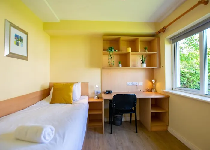 Ferienhaus 137 - The Townhouse At Gort Na Coiribe By Shortstays *