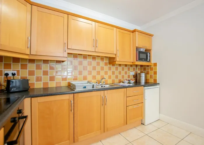 137 - The Townhouse At Gort Na Coiribe By Shortstays Ferienhaus