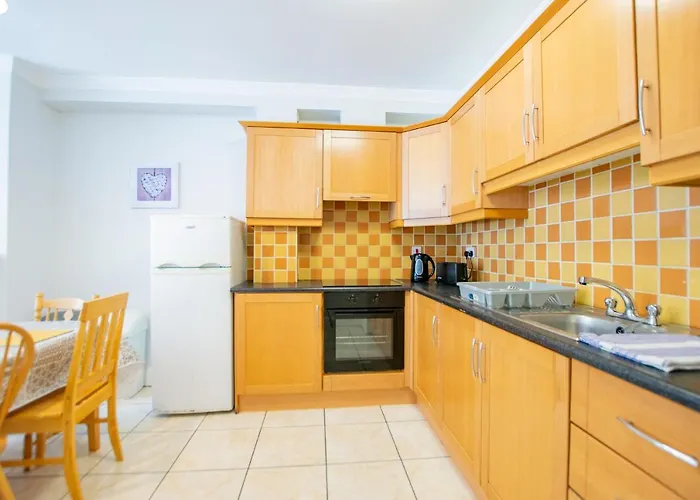 137 - The Townhouse At Gort Na Coiribe By Shortstays Ferienhaus *